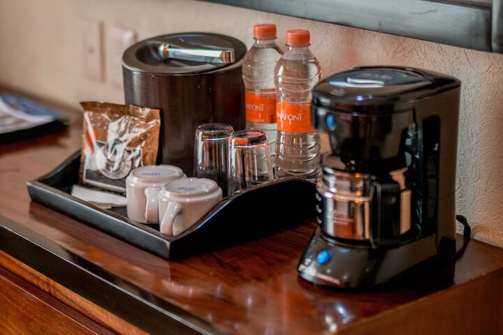 Breakfast/Coffee Service 25 of 41