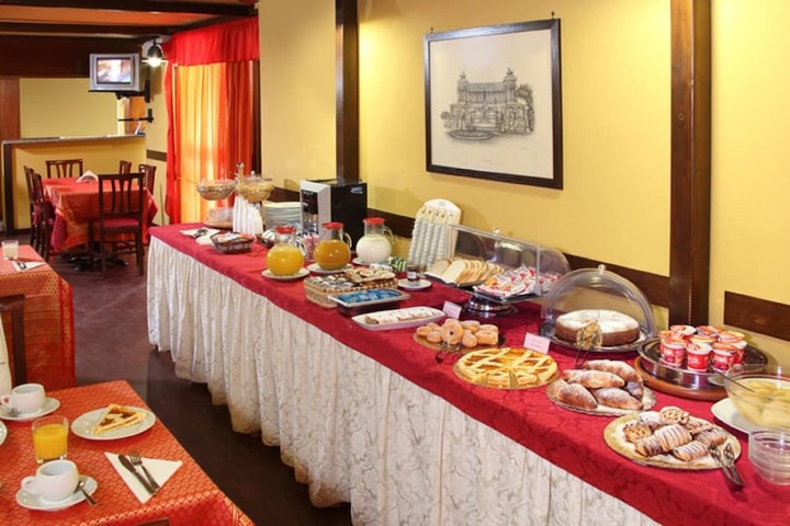 Breakfast buffet