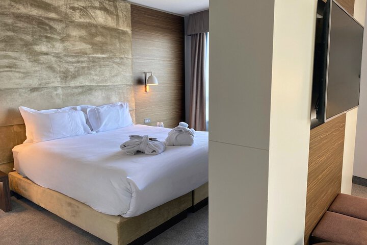 Room 9 of 53