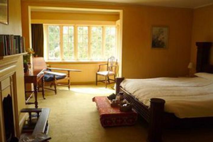 Room 4 of 5
