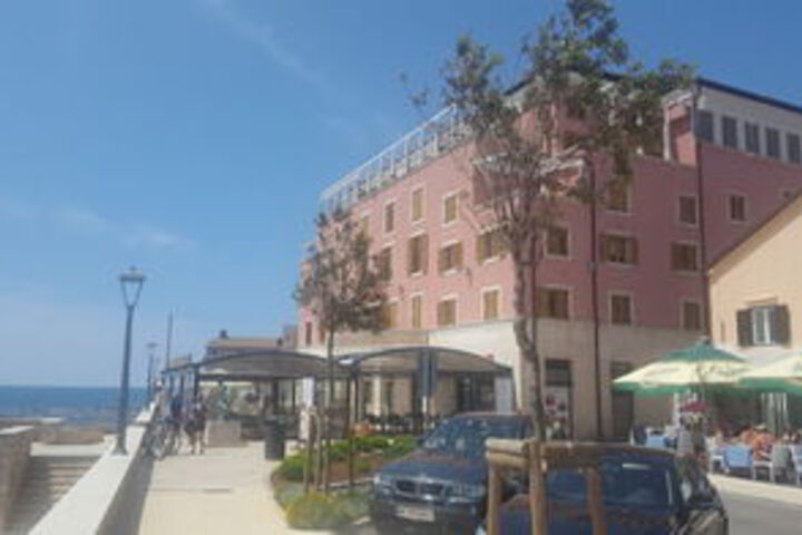 Hotel 5 of 21