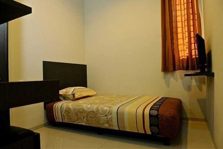 Room 4 of 15