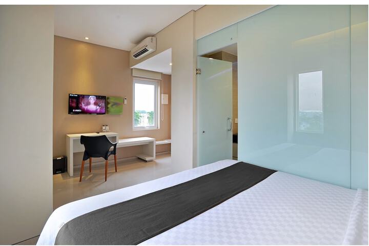 Room 5 of 32