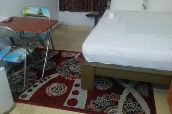Room 9 of 34