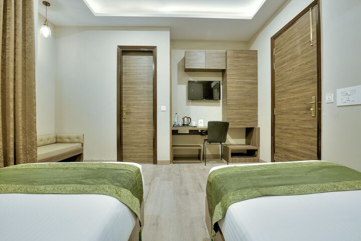 Room 30 of 46