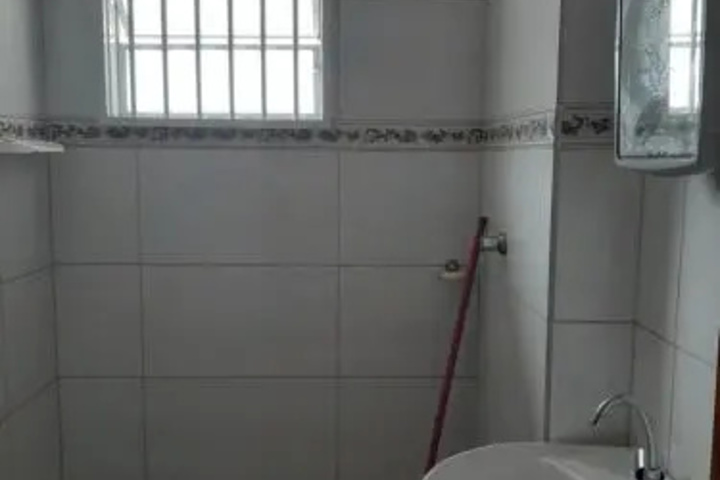 Room 7 of 11