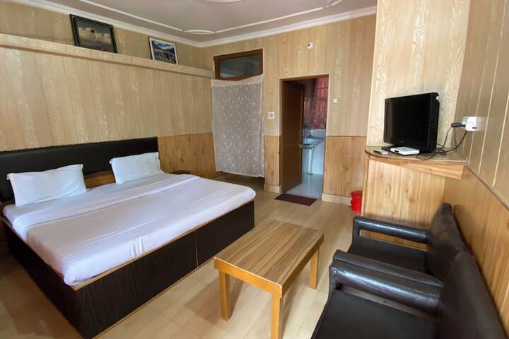 Room 21 of 57