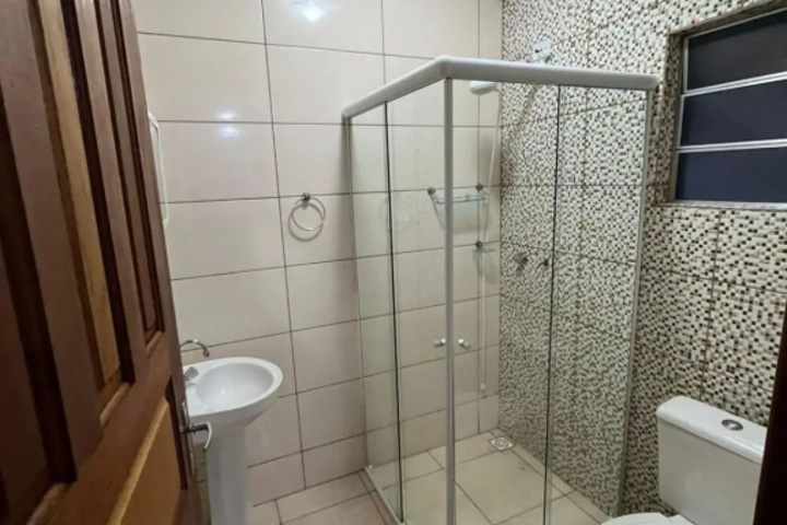Room 6 of 11
