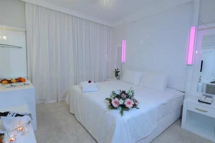 Room 2 of 17
