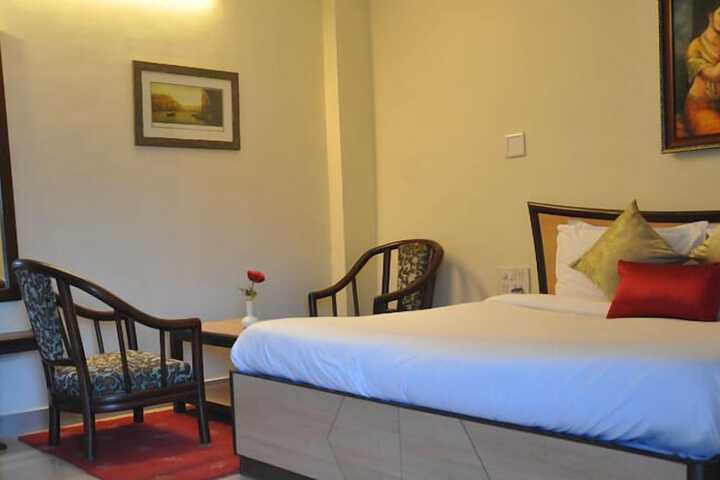 Room 13 of 83