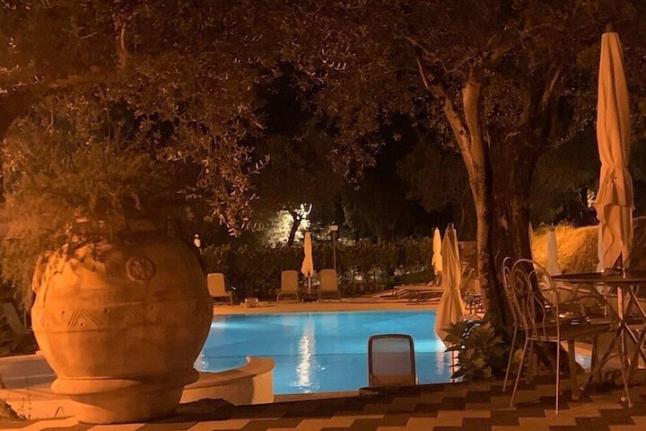Pools & Facilities