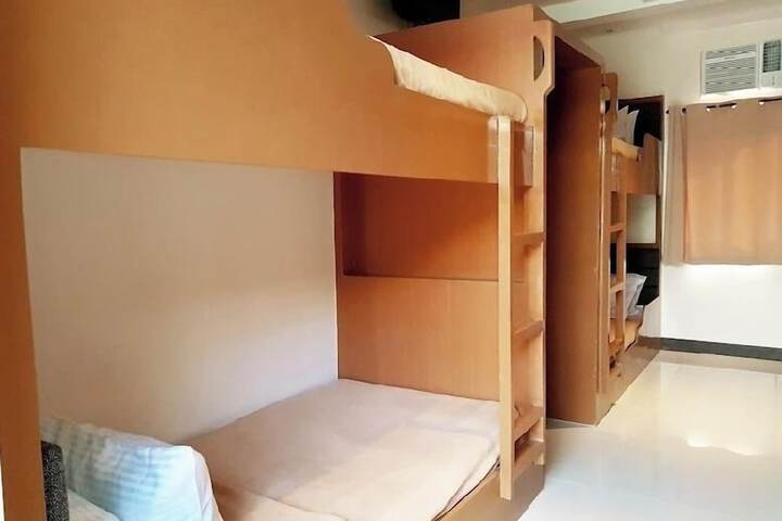 Room 17 of 32