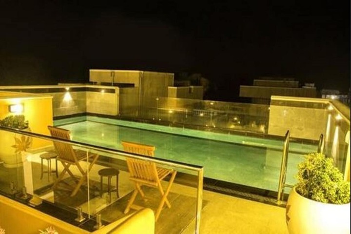 Pool 13 of 20