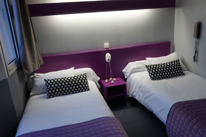Room 8 of 30