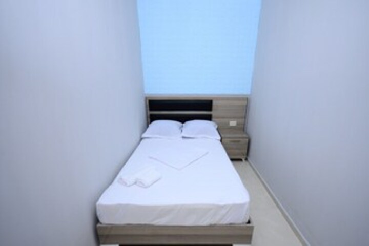 Room 16 of 37