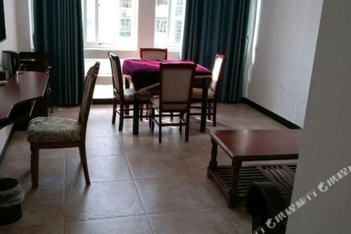 Huayun Hotel