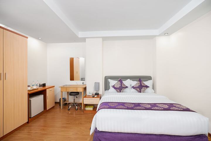 Room 13 of 36