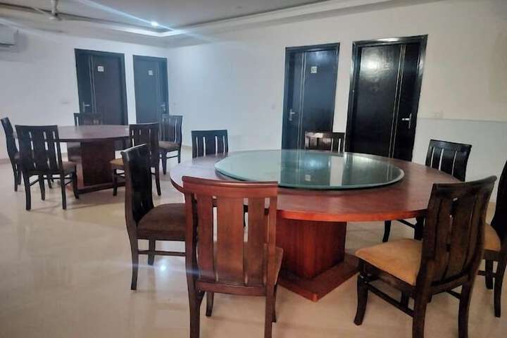 Room 8 of 15