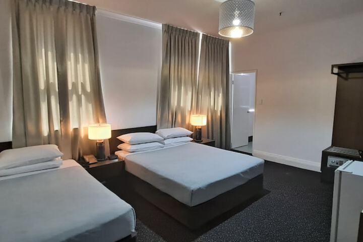 Room 51 of 73