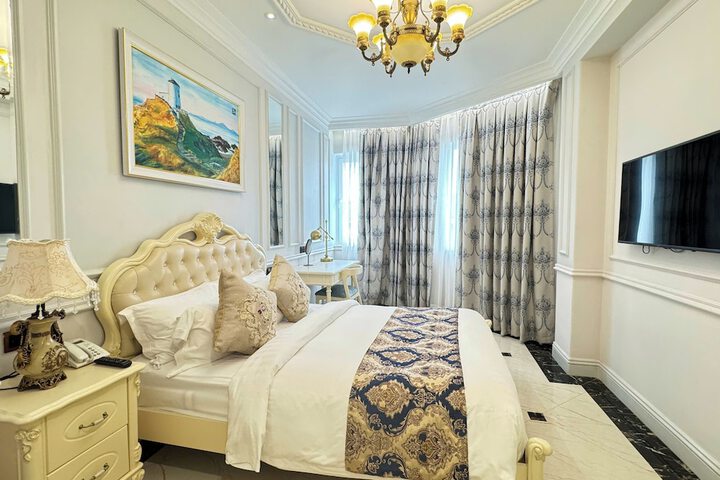 Room 55 of 195
