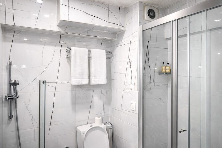 Room 30 of 75