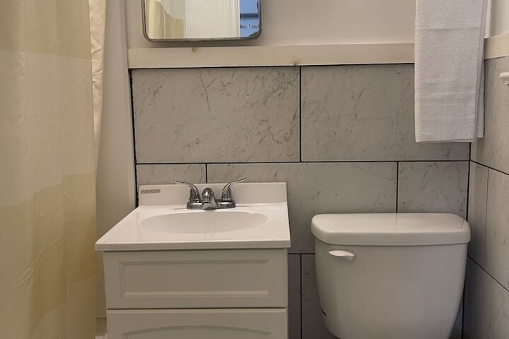Basic Single Room (3 of 6)