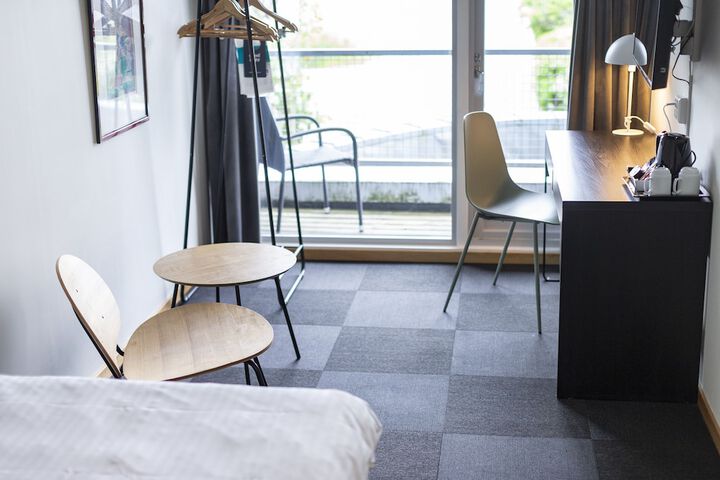 Room 18 of 80