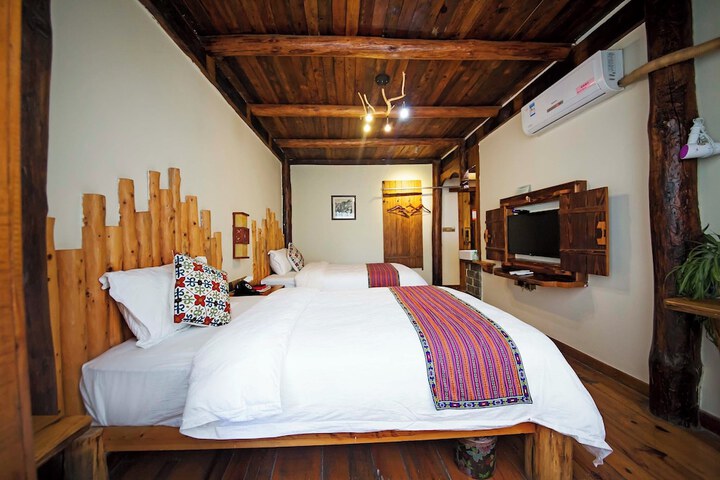 Room 4 of 75