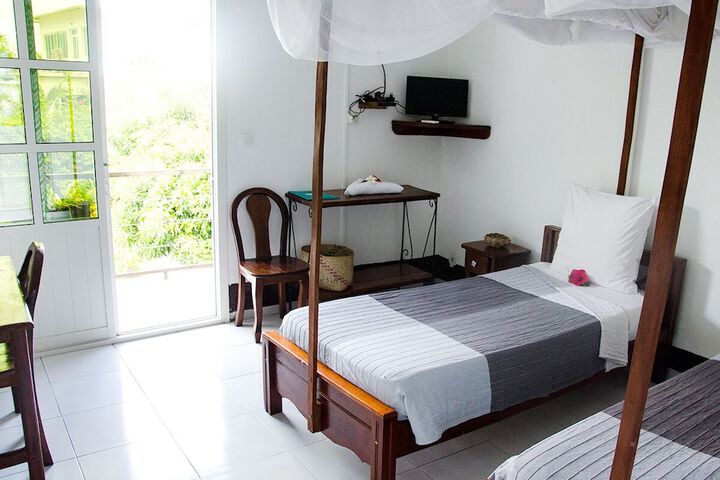 Room 4 of 27