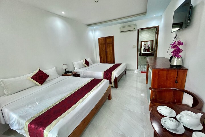 Room 6 of 233