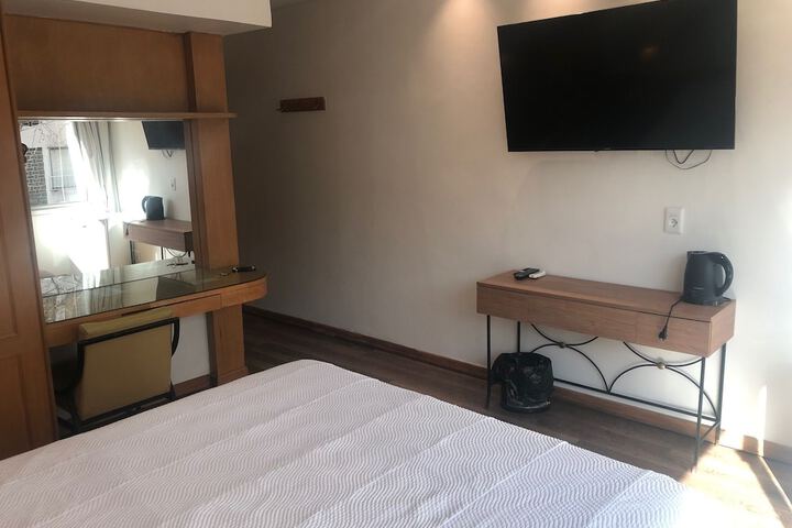 Room 14 of 29