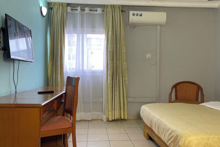 Room 4 of 51