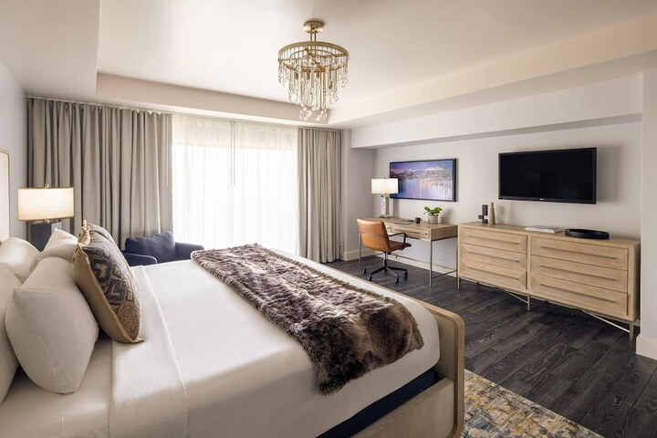 Room 25 of 157