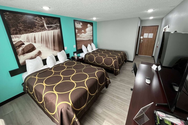 Room 17 of 35
