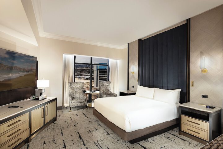Room 34 of 73