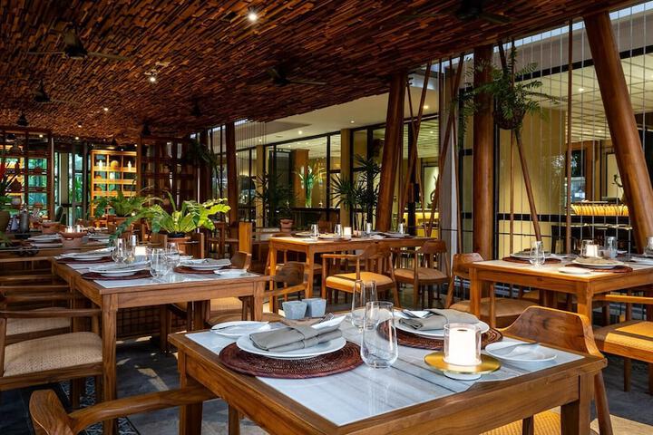 Dining 146 of 219
