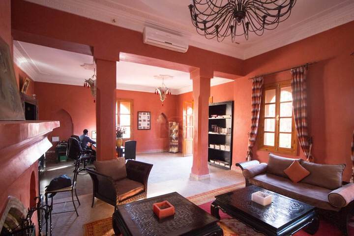 Entrance & Lobby