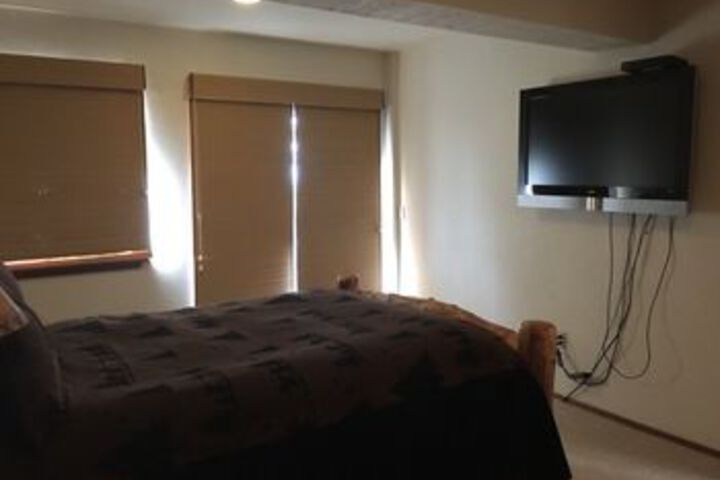Room 4 of 13