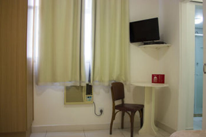 Room 11 of 24