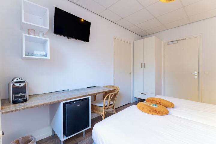 Room 38 of 144