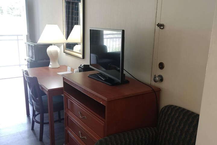 Room 101 of 190