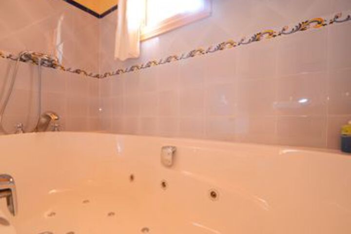Hot Tub 11 of 23
