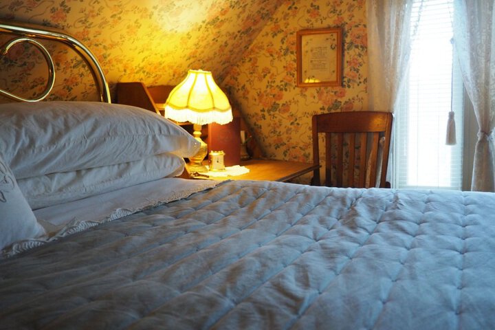 OLD CONSULATE INN