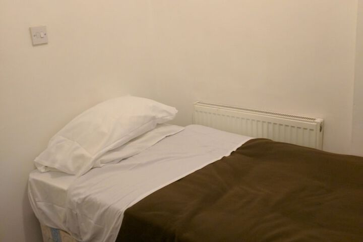 Room 6 of 23