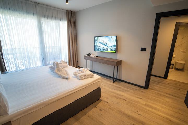 Room 5 of 42