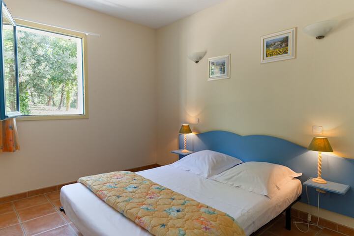 Room 2 of 27