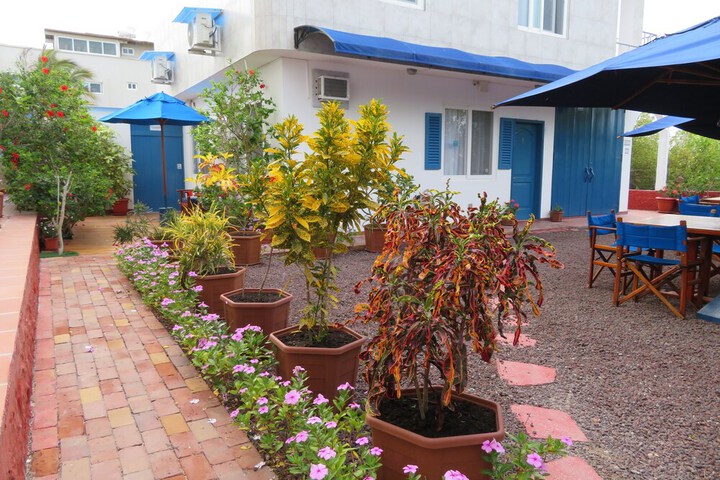 Hotel Exterior 57 of 76