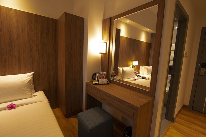 Room 6 of 49