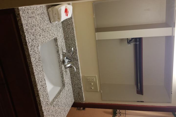 Room 16 of 24