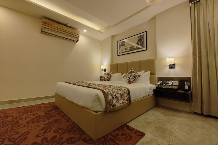 Room 5 of 33
